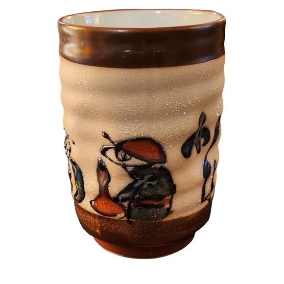 Japanese Daruma Yunomi Hand Painted Hand Made Cradling Teacup Mug 4.5" Tall - Picture 3 of 7